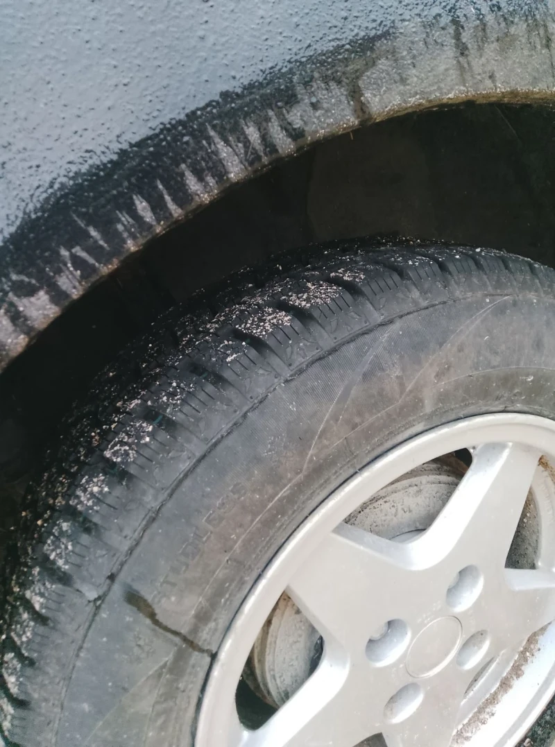 VW Golf 1.9, снимка 3 - Автомобили и джипове - 52162330