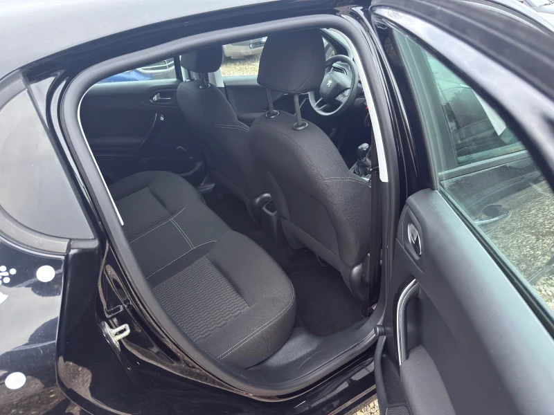 Peugeot 208 1.2 i Gaz, снимка 9 - Автомобили и джипове - 52478729