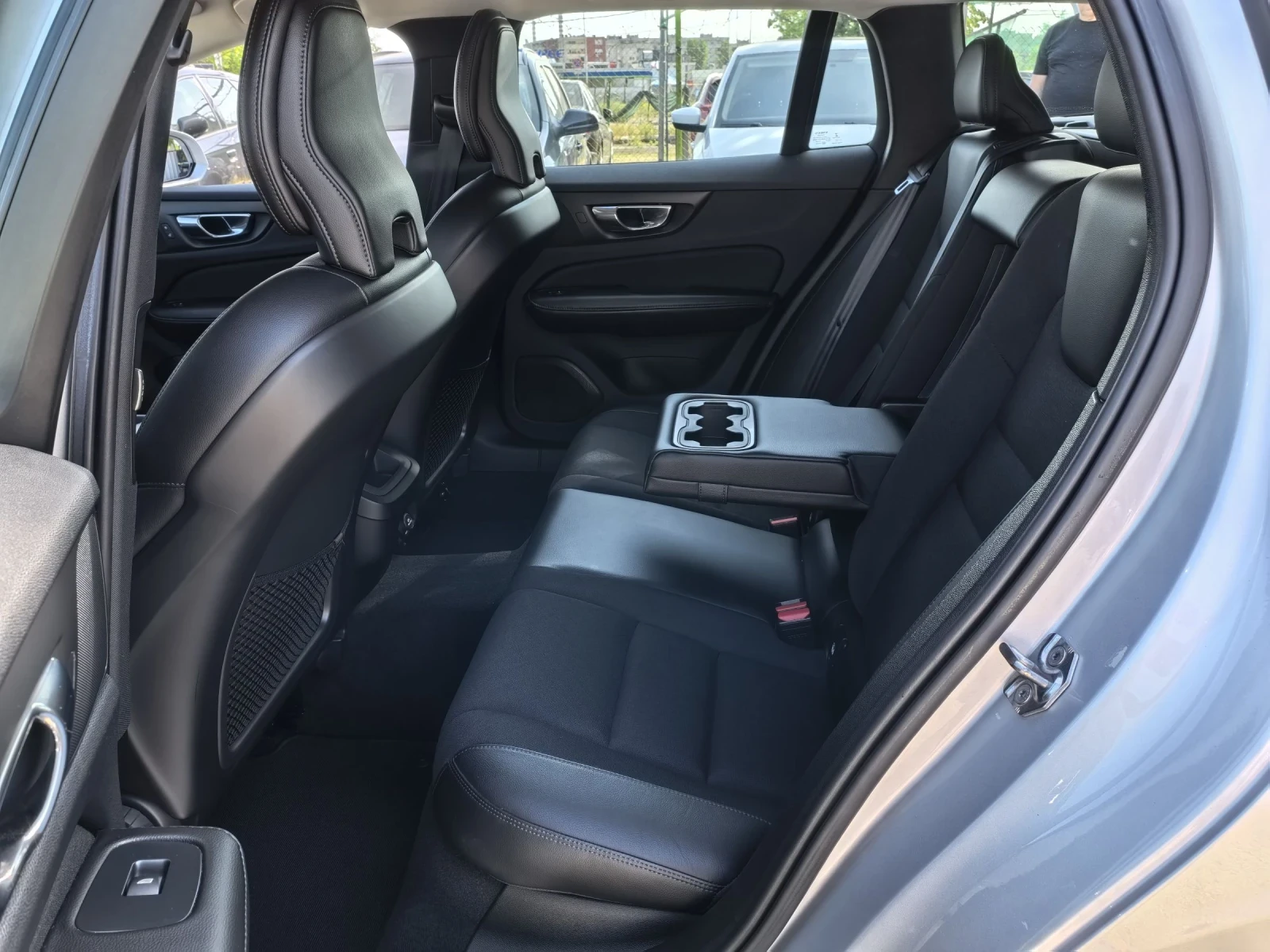 Volvo V60 2.0d-150к.с 167х.км* Сервизна История* !!! - изображение 8