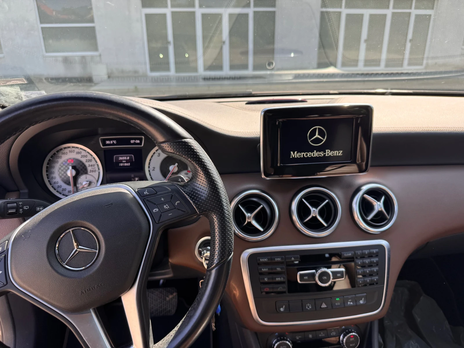 Mercedes-Benz 180  - изображение 9