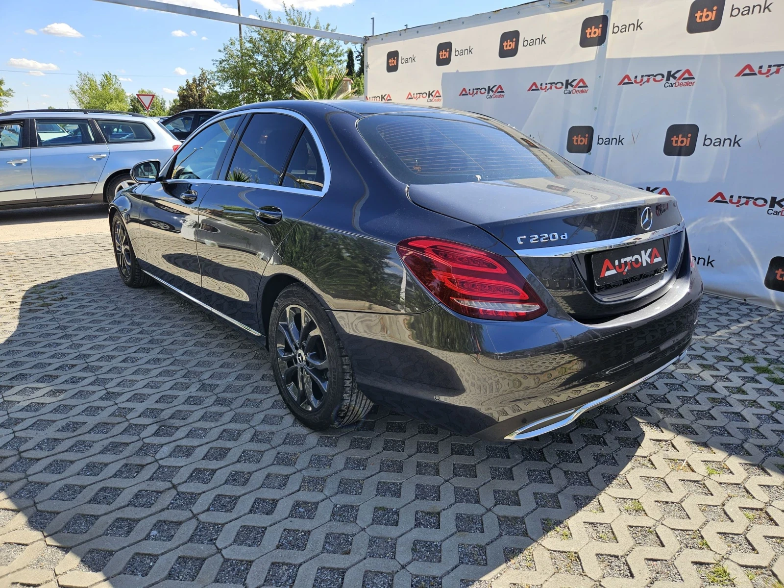 Mercedes-Benz C 220 2.2CDI-170кс= АВТОМАТ= ПАНОРАМА= НАВИГАЦИЯ  - изображение 5