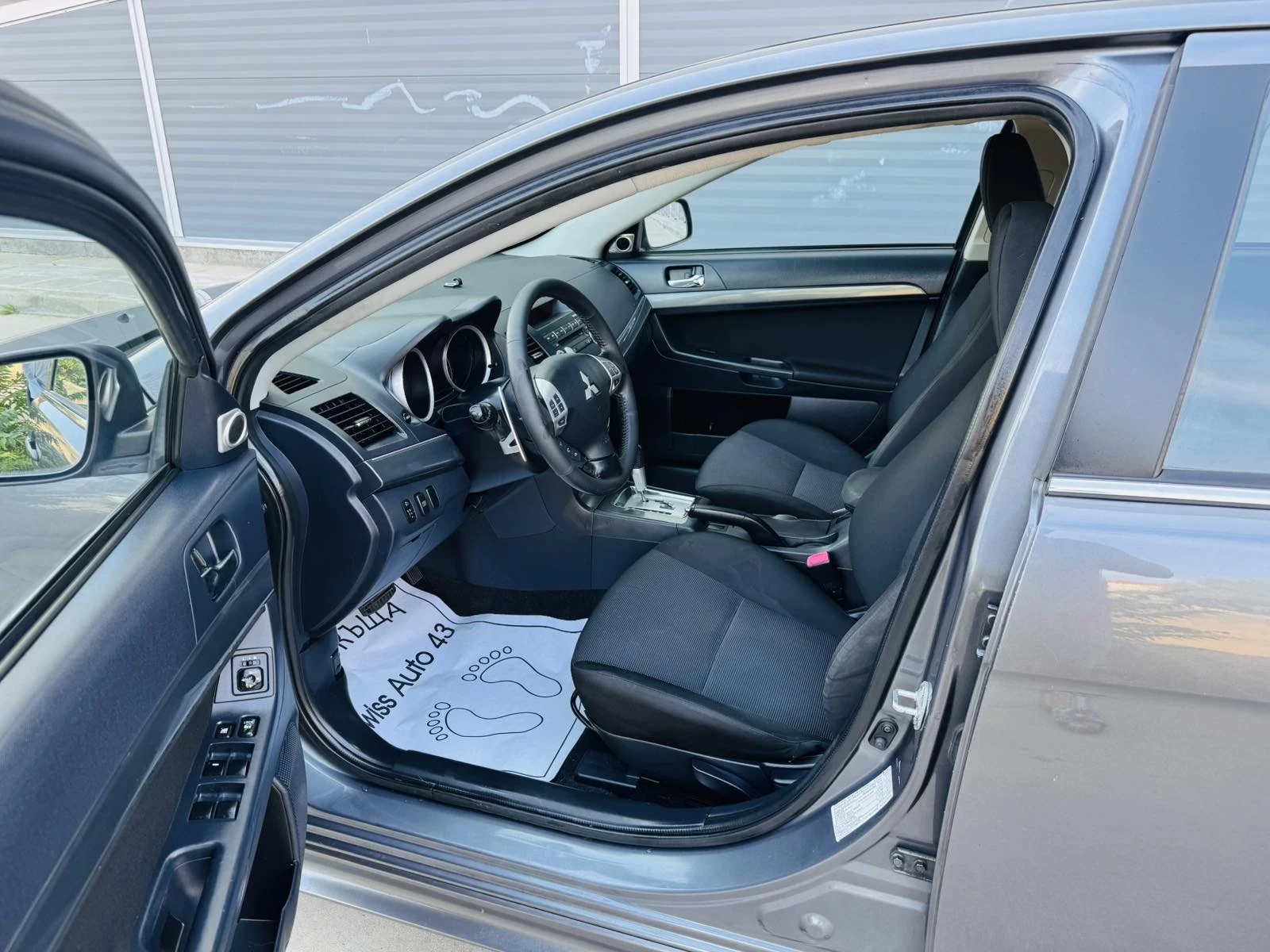 Mitsubishi Lancer 1.8i Swiss - изображение 9