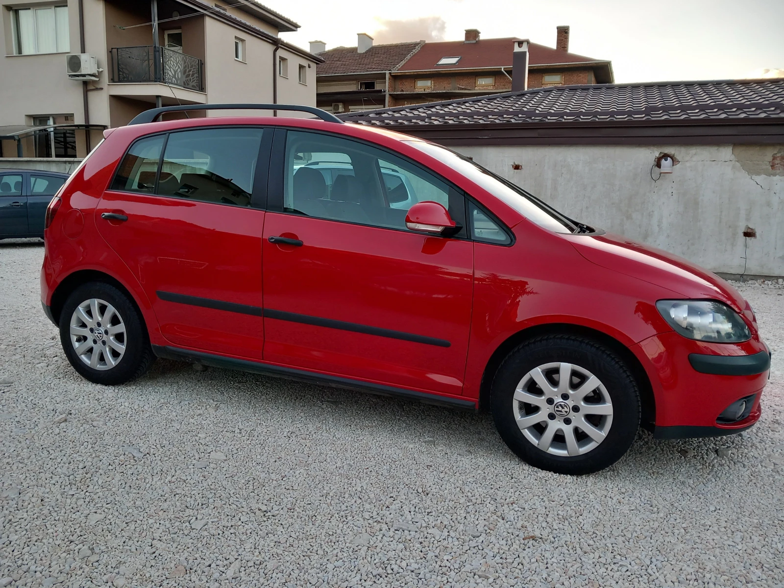VW Golf Plus 1.4i NAVI 86кс - изображение 2