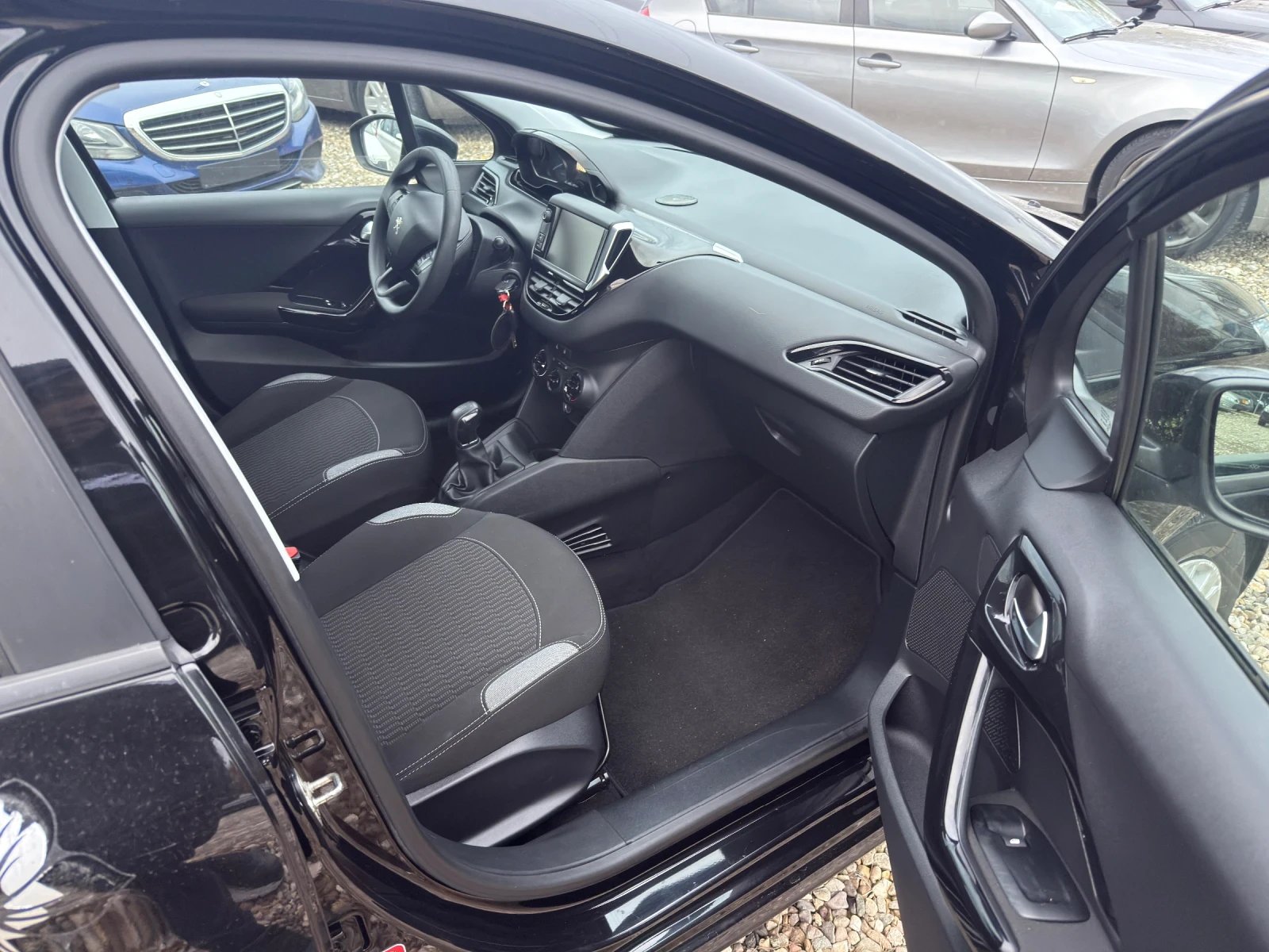 Peugeot 208 1.2 i Gaz - изображение 10