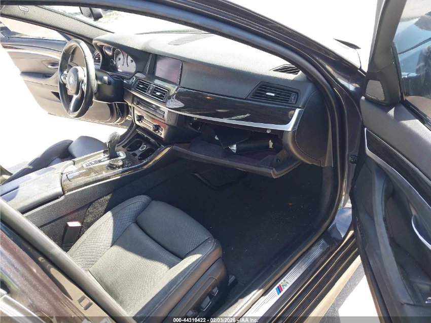 BMW 550 i S-DRIVE* KEYLESS* 360CAM* АвтоКредит(ЦЕНА ДО БГ) - изображение 10