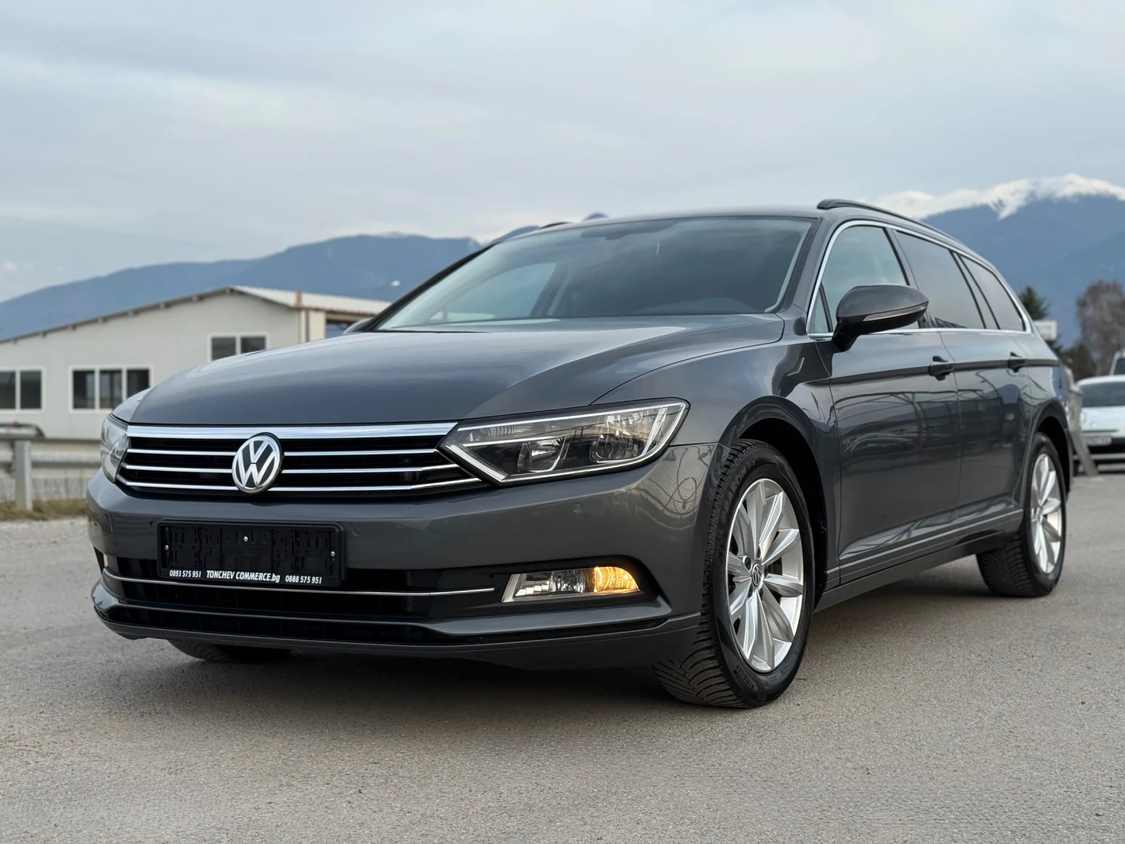 VW Passat 2.0-TDI-AUTOMAT-NAVI-TV-DVD-AVTOPILOT-CAR PLAY - изображение 3