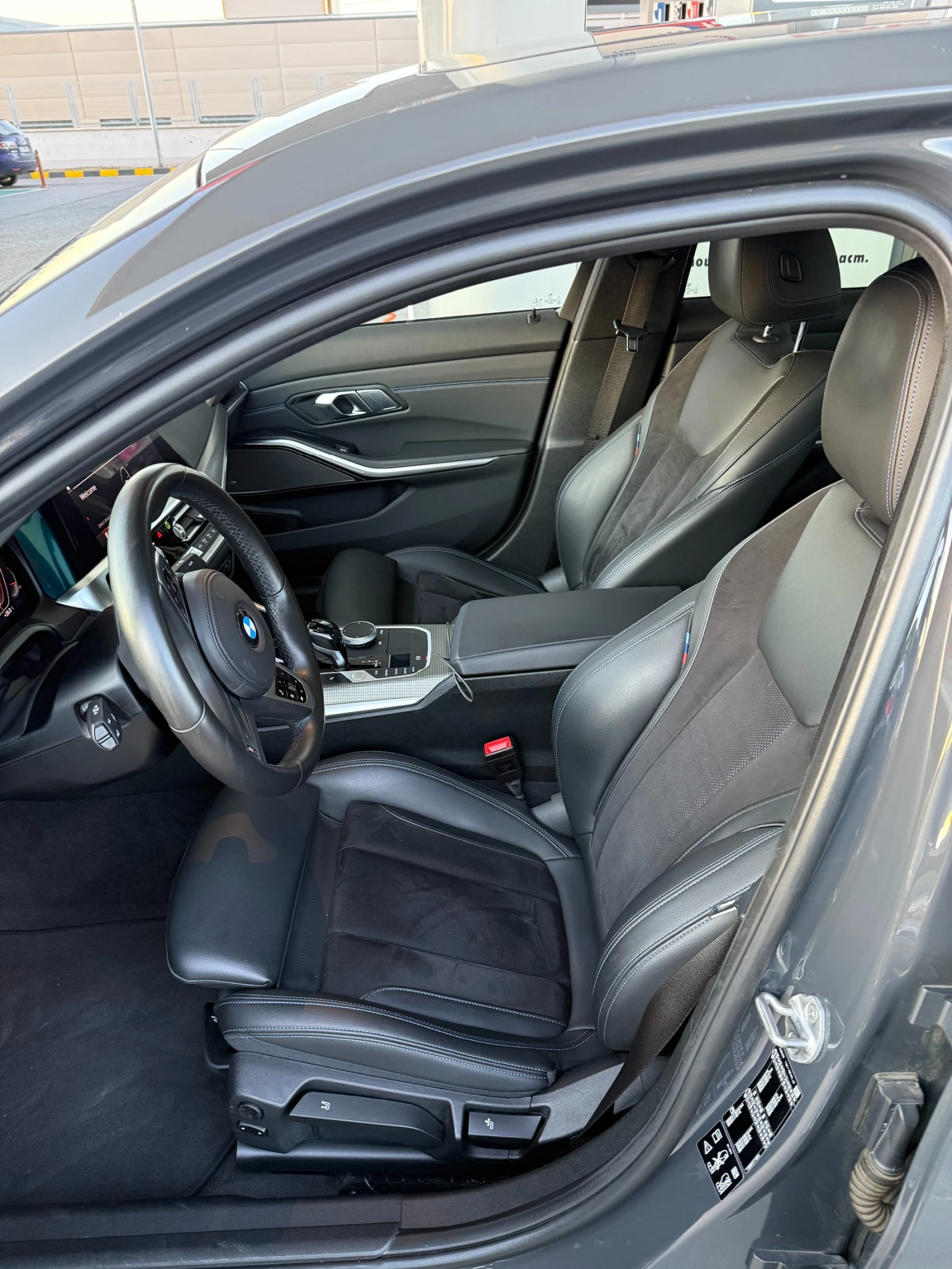 BMW 320 xDrive Diesel - гаранция към БМВ до окт. 2026, снимка 6 - Автомобили и джипове - 53773654