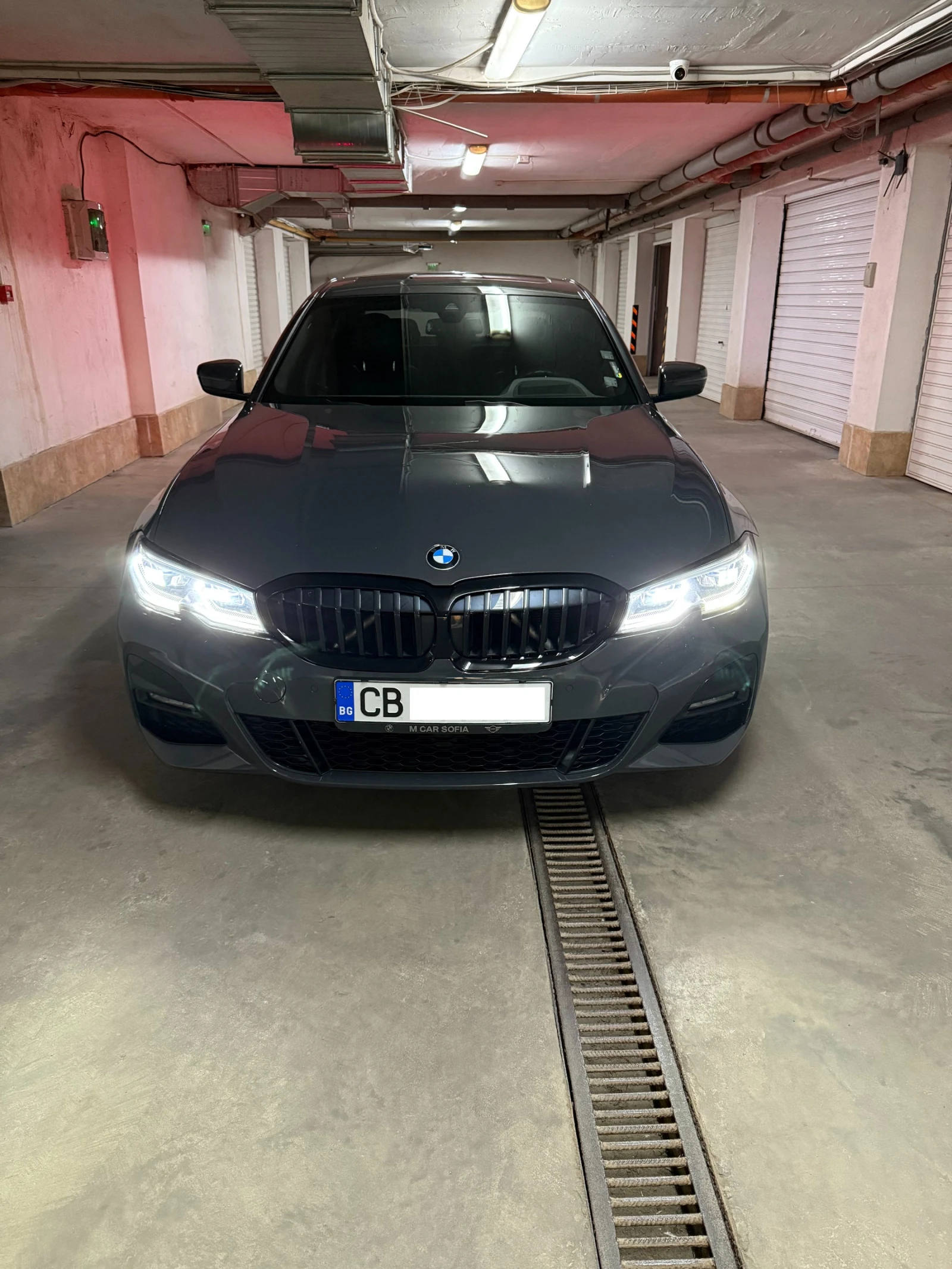 BMW 320 xDrive Diesel - гаранция към БМВ до окт. 2026, снимка 11 - Автомобили и джипове - 53773654