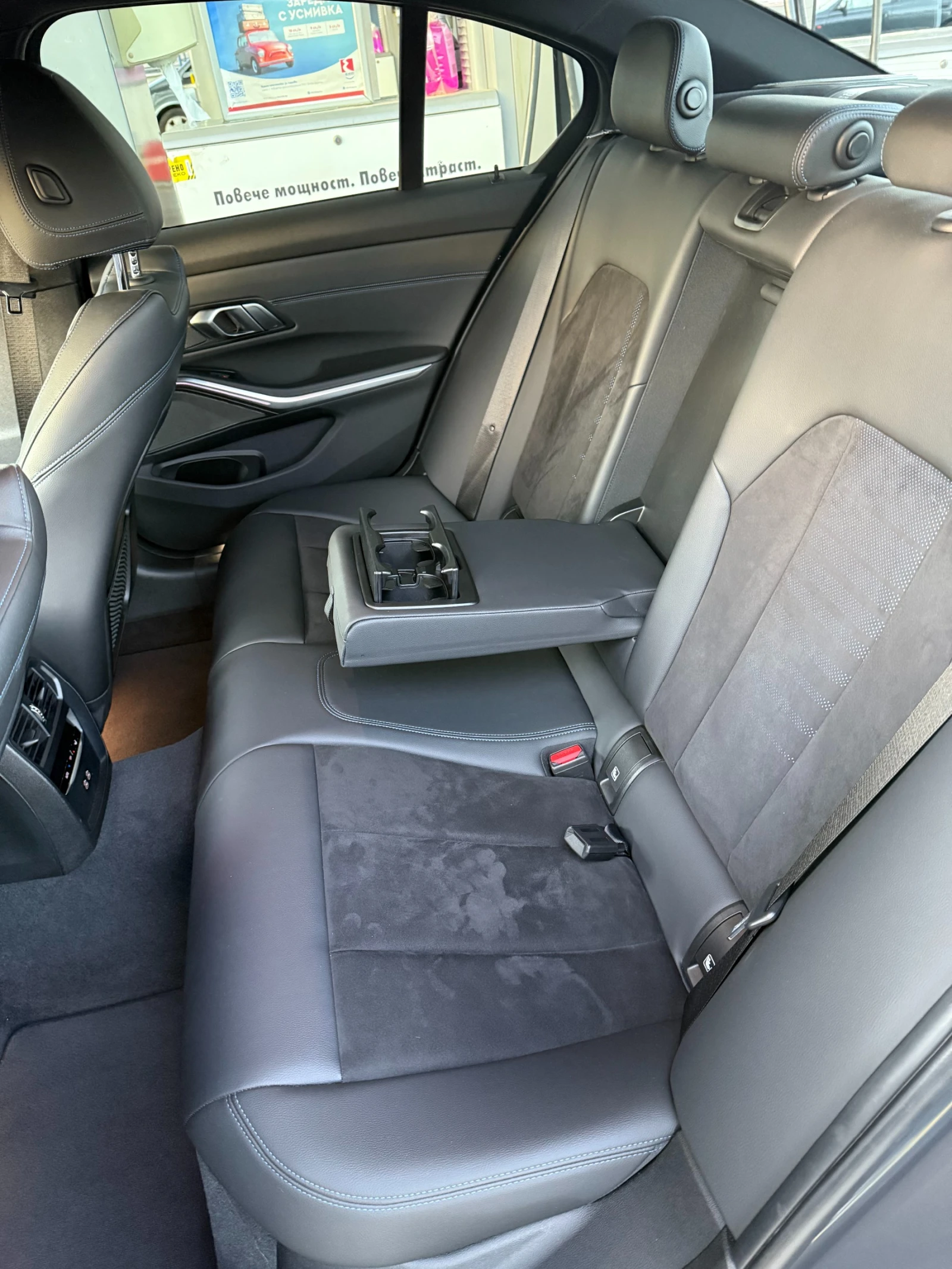 BMW 320 xDrive Diesel - гаранция към БМВ до окт. 2026, снимка 7 - Автомобили и джипове - 53773654