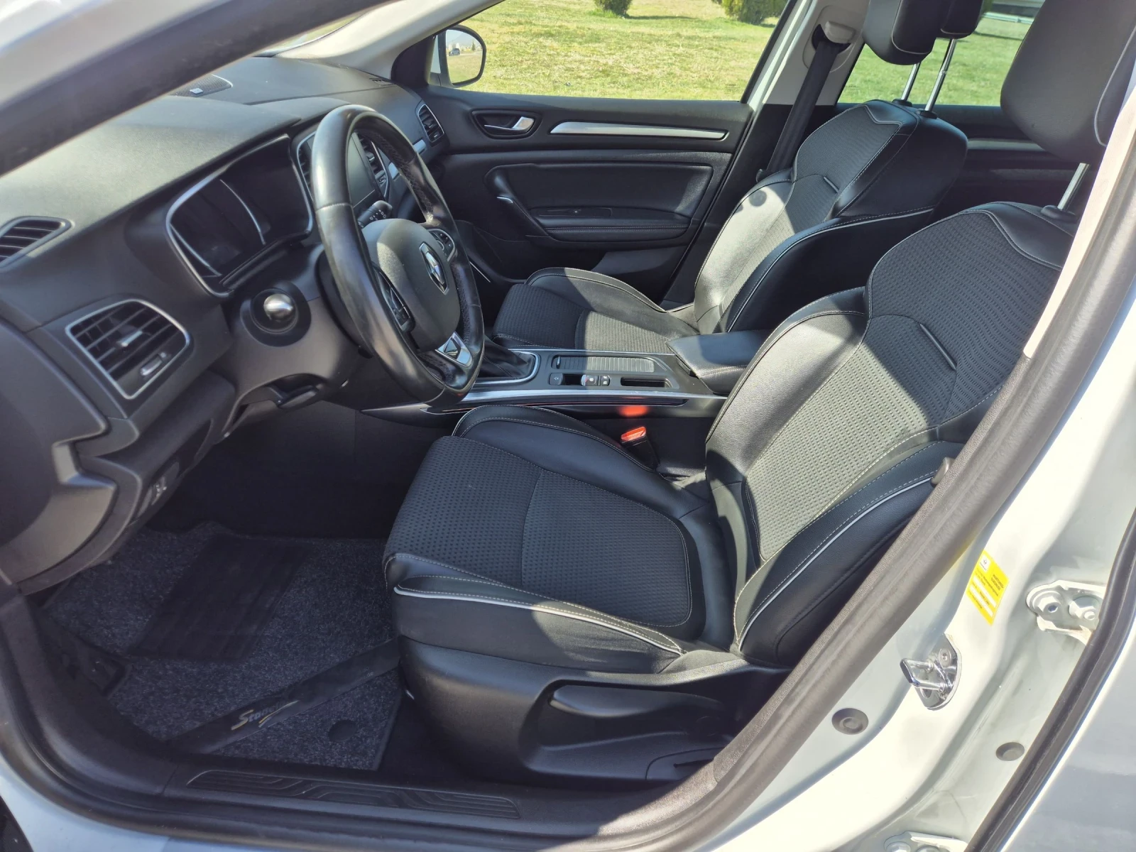 Renault Megane 1.5dci Bosse, снимка 11 - Автомобили и джипове - 53858228