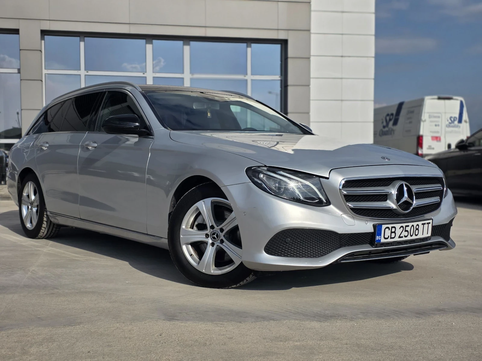 Mercedes-Benz E 220 220cdi лизинг 100% одобрение 4matic, снимка 2 - Автомобили и джипове - 53976673