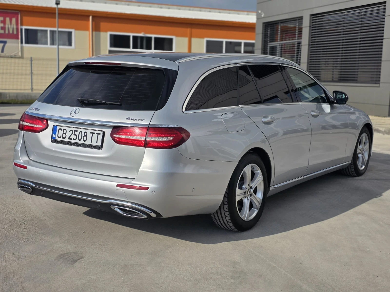 Mercedes-Benz E 220 220cdi лизинг 100% одобрение 4matic, снимка 6 - Автомобили и джипове - 53976673