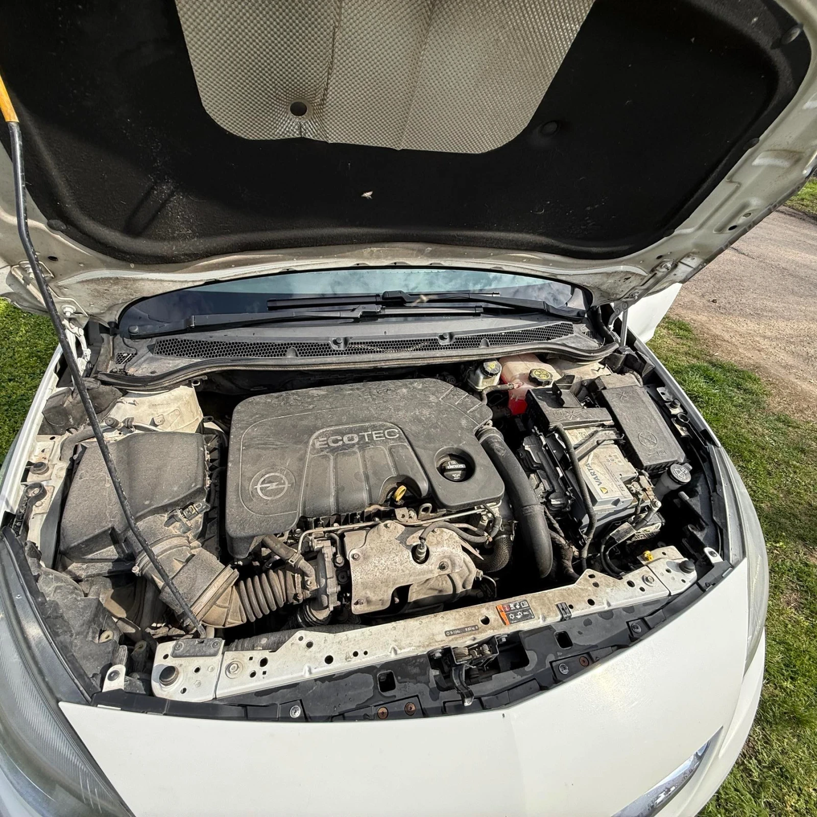 Opel Astra 1.6 cdti, снимка 3 - Автомобили и джипове - 53986228