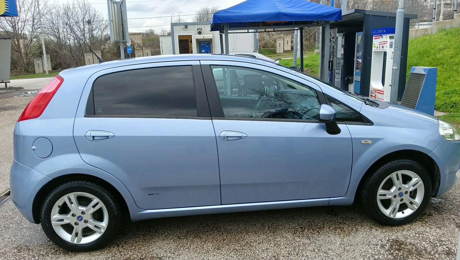 Fiat Punto Grande, снимка 2 - Автомобили и джипове - 54058615