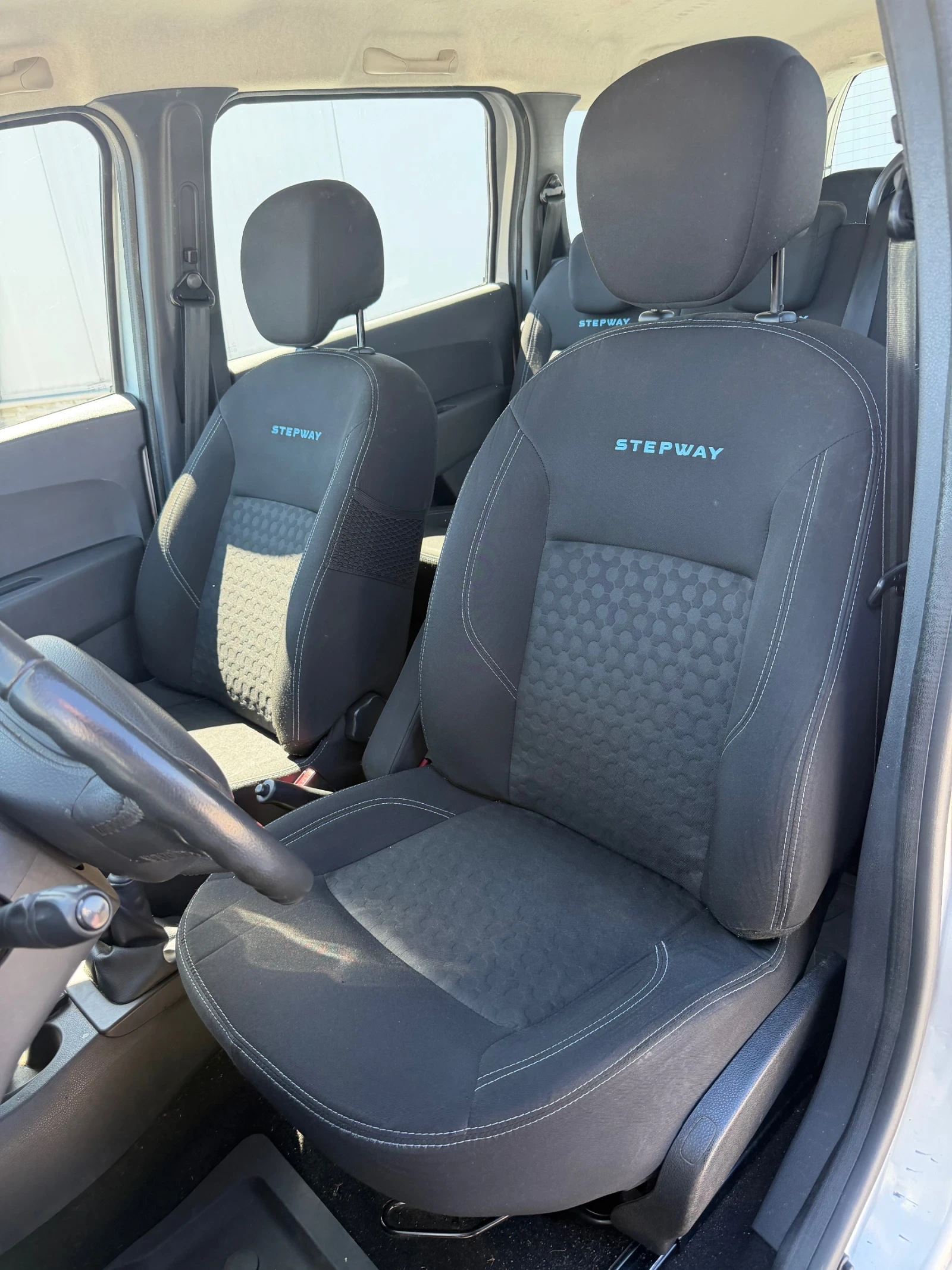 Dacia Lodgy 1.5DCi STEPWAY NAVI EURO 6 * 103k km* 7 места, снимка 15 - Автомобили и джипове - 54151874