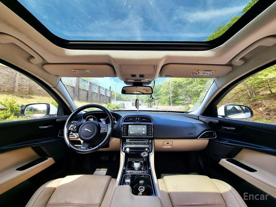Jaguar XE, снимка 7 - Автомобили и джипове - 54370899
