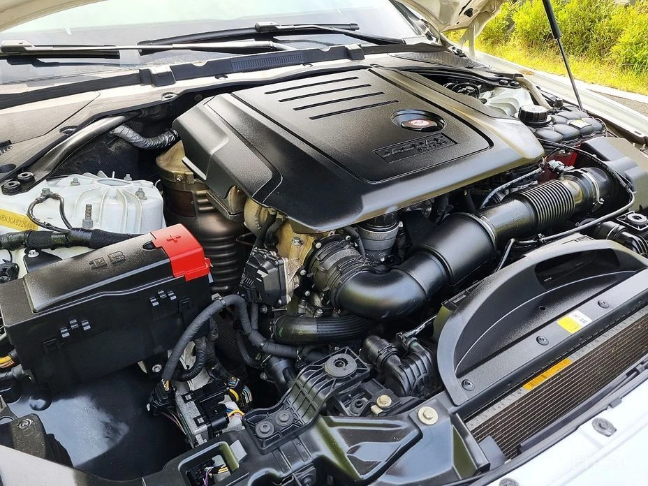 Jaguar XE, снимка 6 - Автомобили и джипове - 54370899