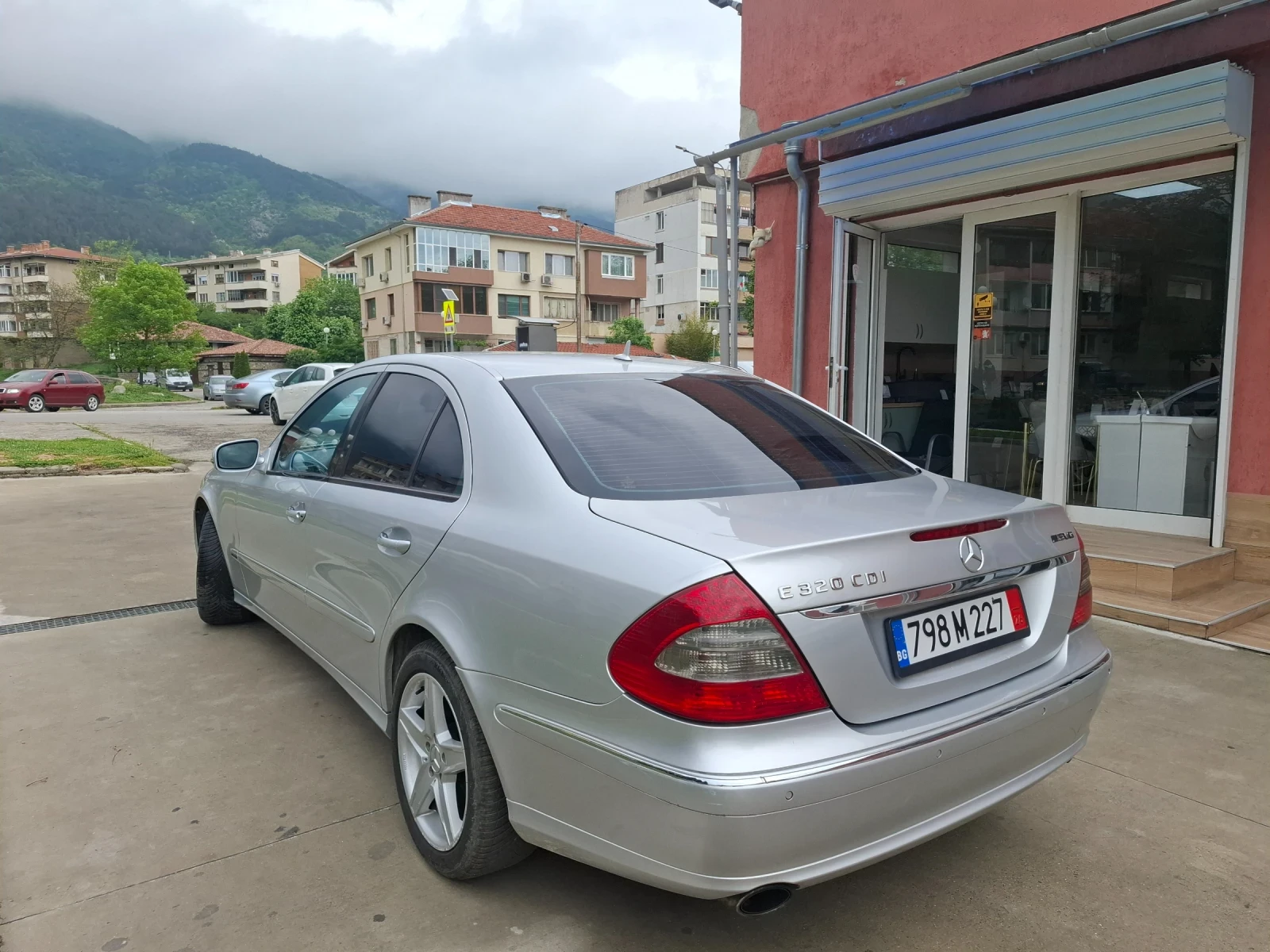 Mercedes-Benz E 320 Е320 CDI 4MATIC, снимка 9 - Автомобили и джипове - 54483522