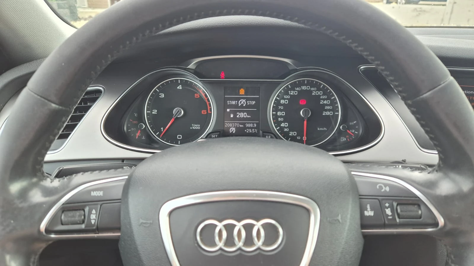 Audi A4 2.0 TDI Avant, снимка 12 - Автомобили и джипове - 54847129