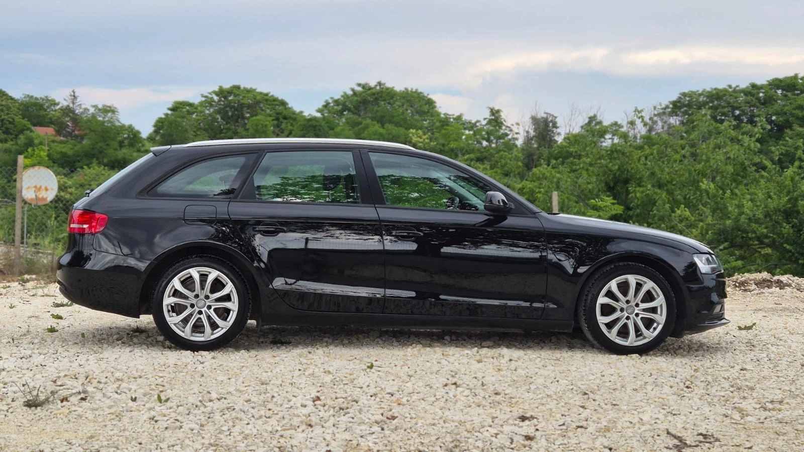 Audi A4 2.0 TDI Avant, снимка 4 - Автомобили и джипове - 54847129