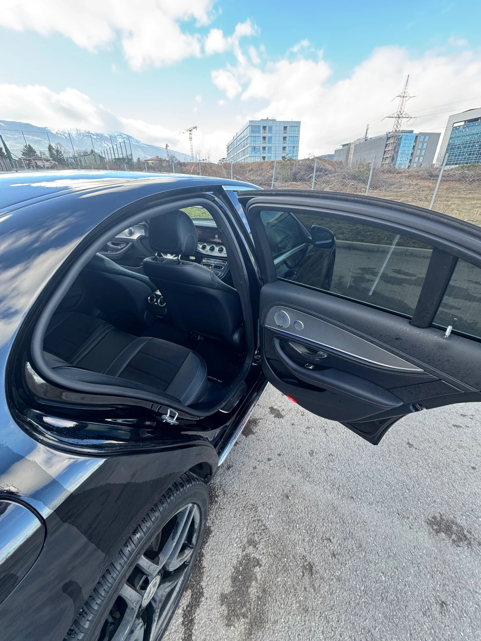 Mercedes-Benz E 200 AMG Пакет, снимка 12 - Автомобили и джипове - 55259771
