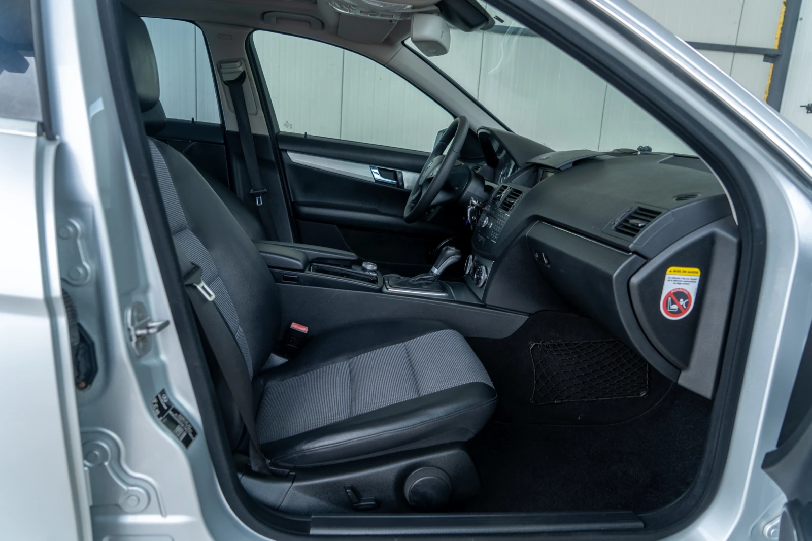 Mercedes-Benz C 220 D = 170HP = OM646 = TOP = ГАРАНЦИЯ = ЛИЗИНГ, снимка 13 - Автомобили и джипове - 55431911