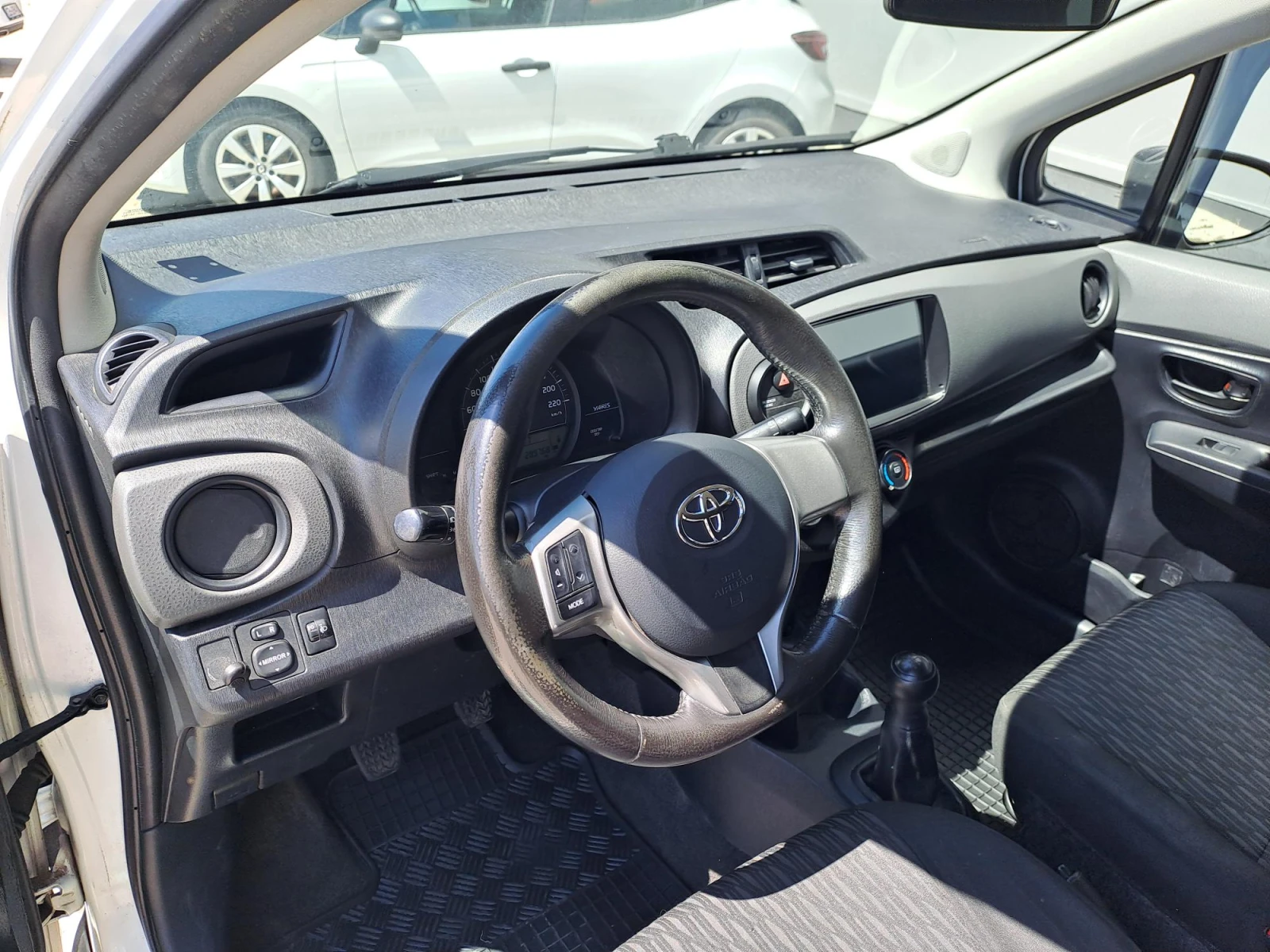 Toyota Yaris 1.0  Товарен N1, снимка 8 - Автомобили и джипове - 55625776