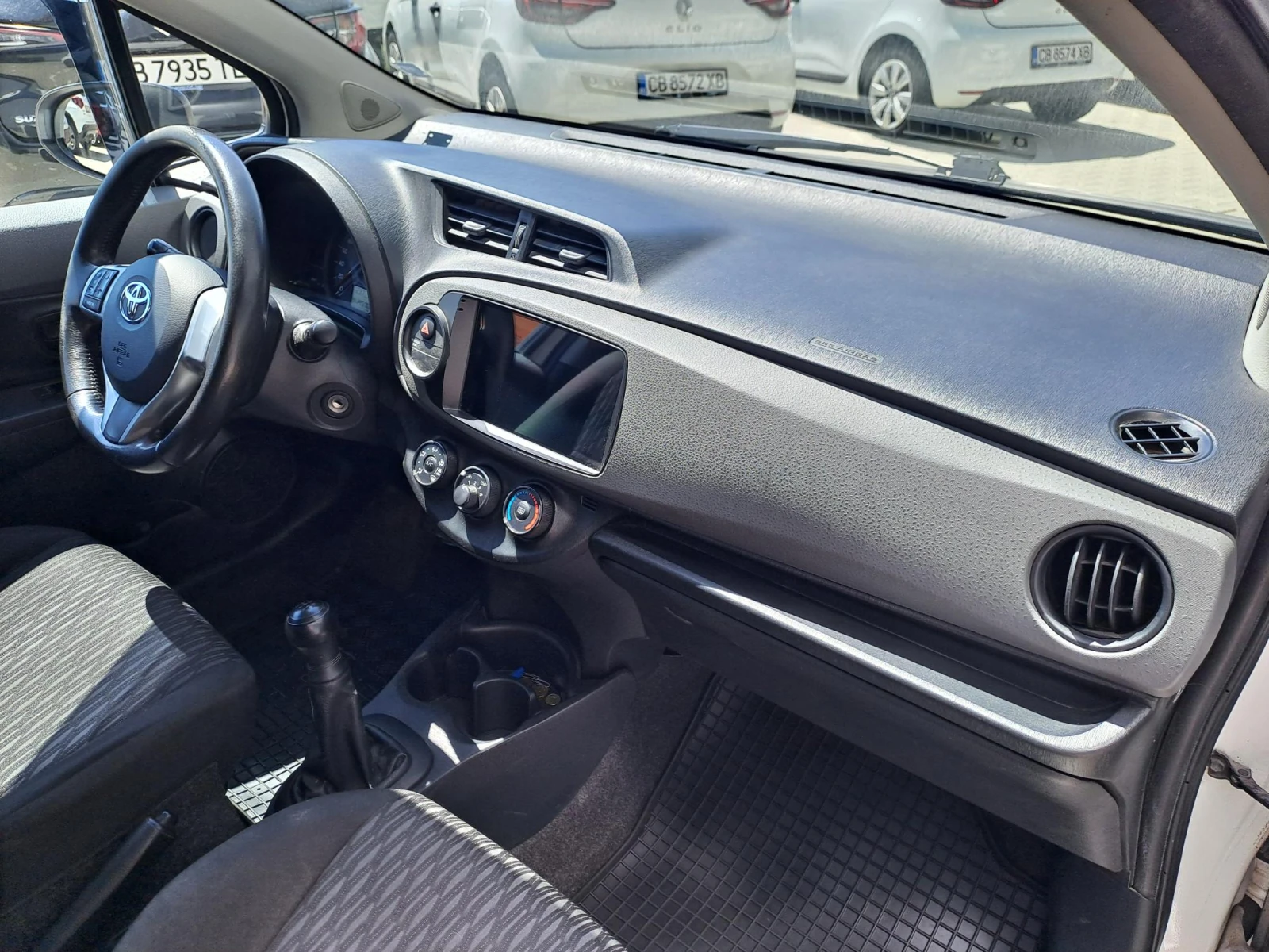 Toyota Yaris 1.0  Товарен N1, снимка 11 - Автомобили и джипове - 55625776