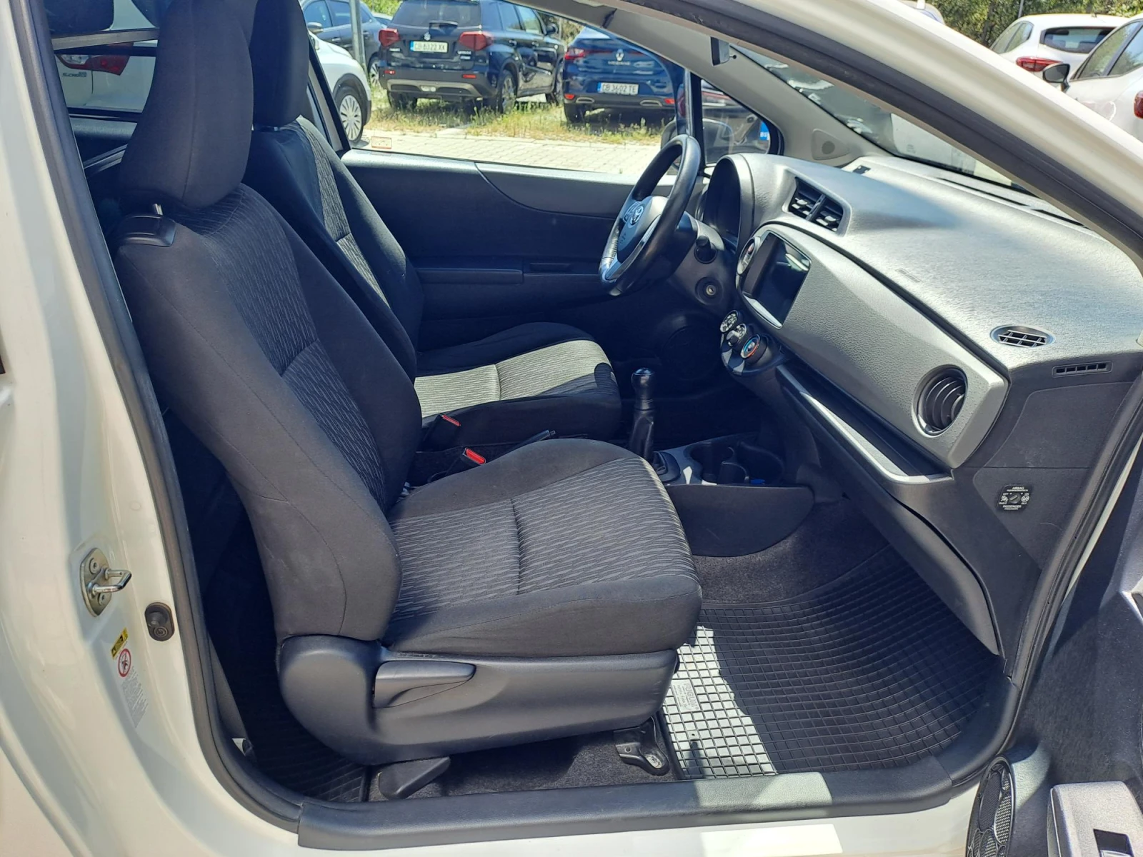 Toyota Yaris 1.0  Товарен N1, снимка 12 - Автомобили и джипове - 55625776