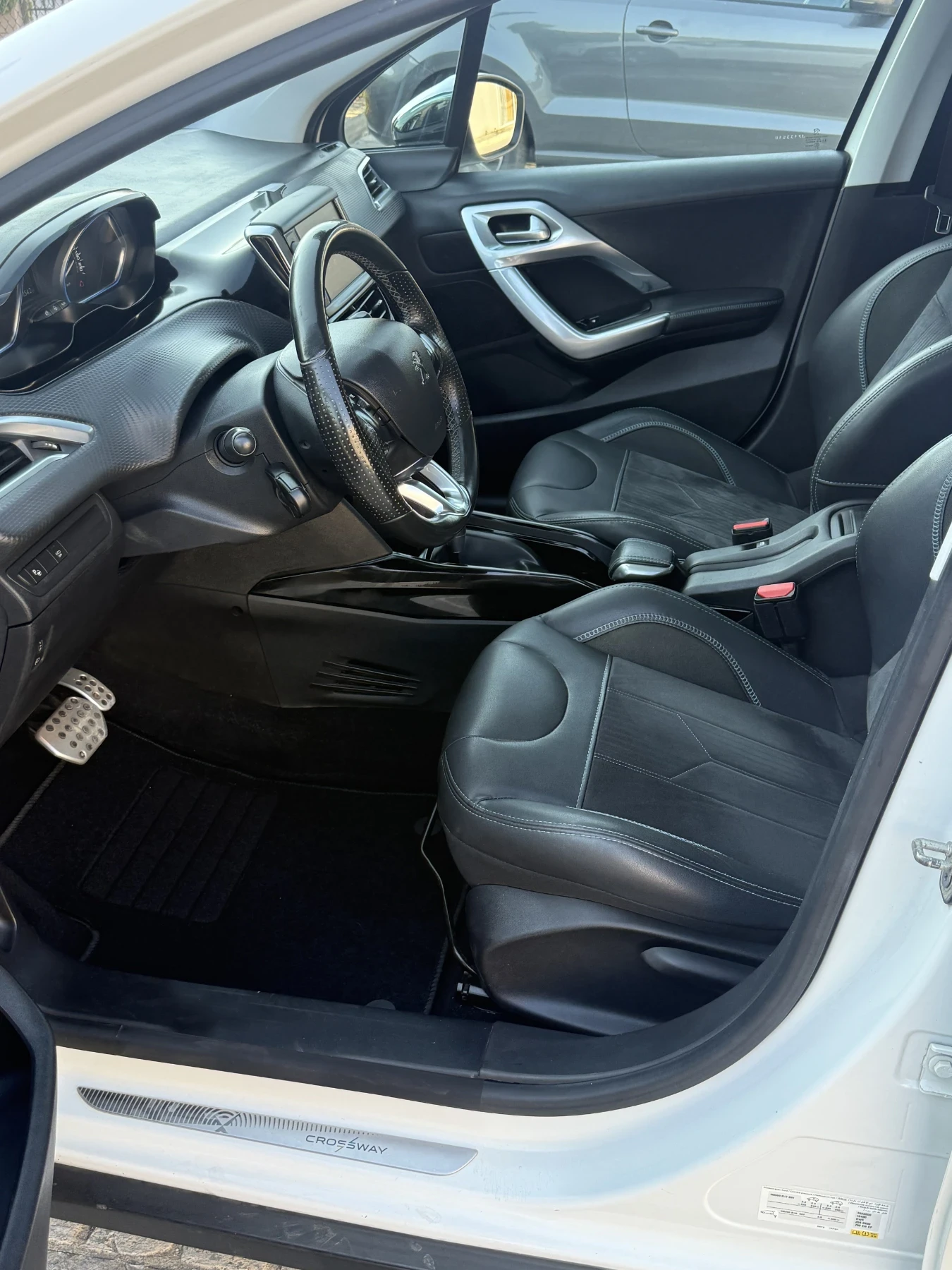 Peugeot 2008 Автоматик Crossway, снимка 7 - Автомобили и джипове - 55712612