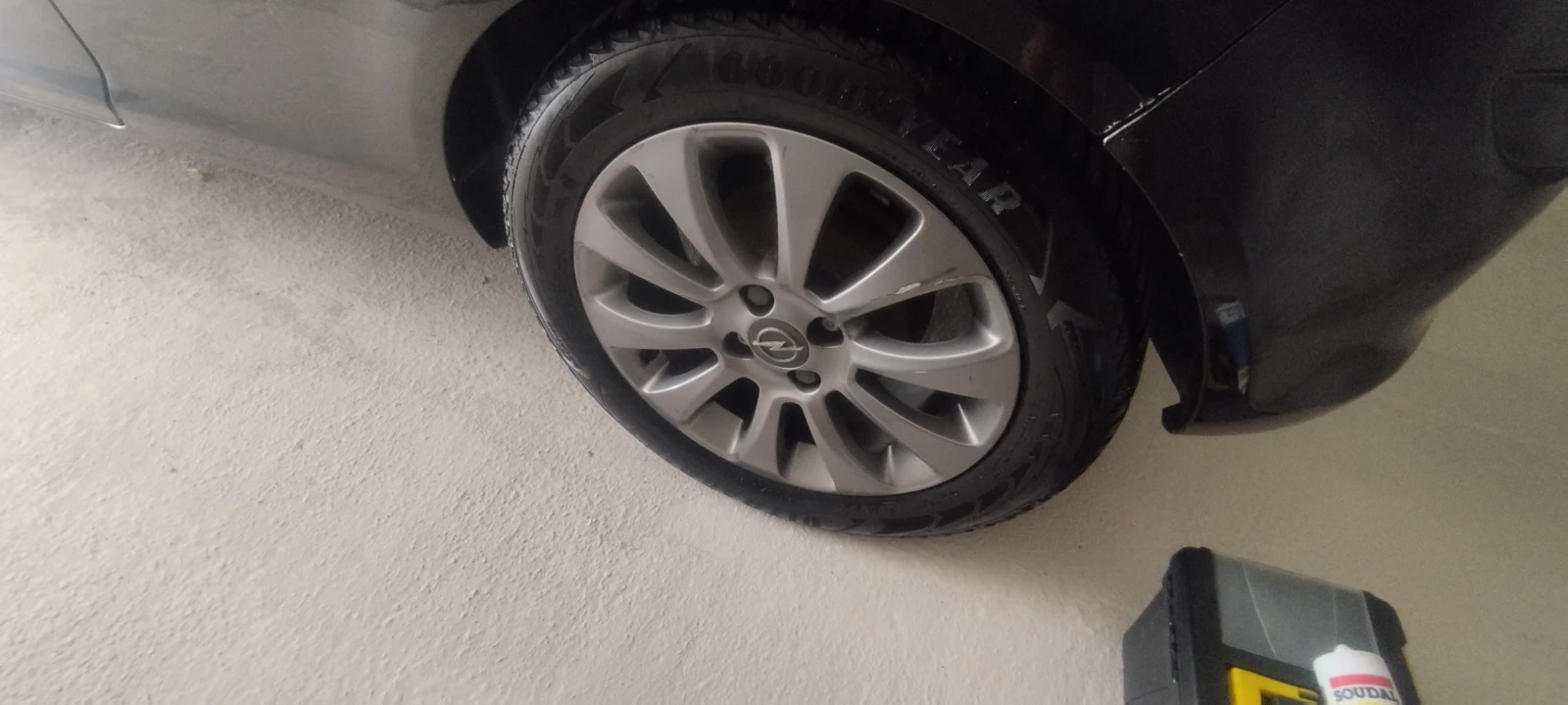 Opel Corsa 1.2 - 111 edition, снимка 12 - Автомобили и джипове - 55930422