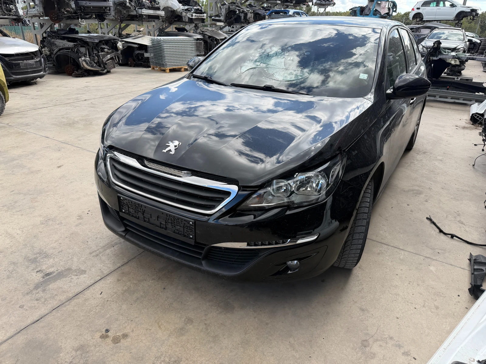 Peugeot 308 1.6 BLU E-HDI, снимка 2 - Автомобили и джипове - 56212979
