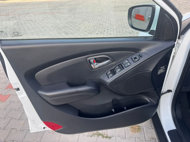 Hyundai IX35 2.0 184hp 4x4, снимка 11 - Автомобили и джипове - 51591431