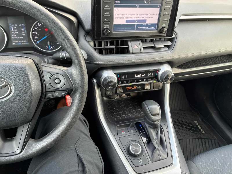 Toyota Rav4 HYBRID LE * * CARFAX * * АВТО КРЕДИТ * * , снимка 7 - Автомобили и джипове - 52792804
