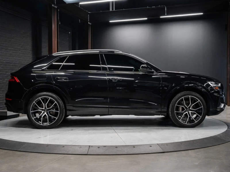 Audi Q8 * Progressiv 55 | Black Optics Pkg | 22in Rims | 3, снимка 9 - Автомобили и джипове - 52905853