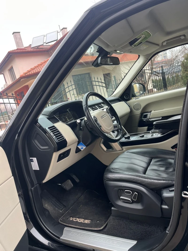 Land Rover Range rover Vogue * 4.4 SDV8 * Реални километри* Всички екстри, снимка 6 - Автомобили и джипове - 53266420