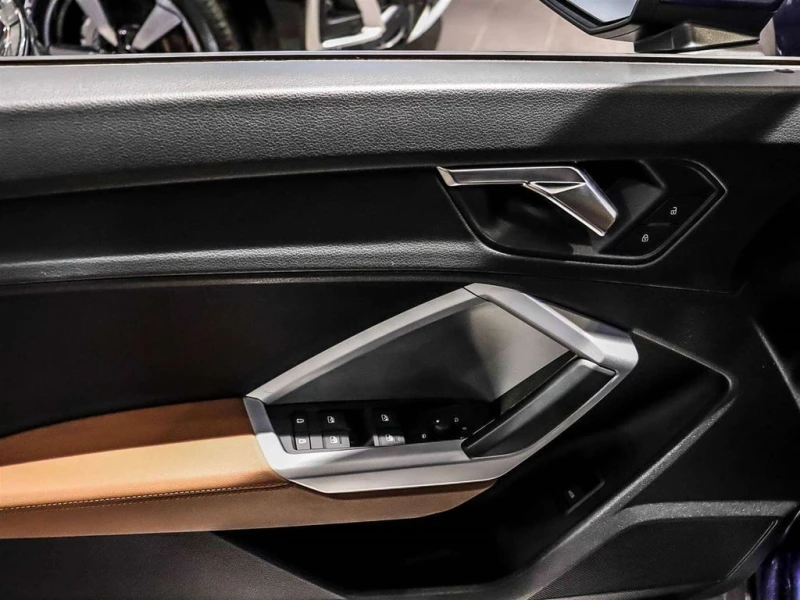 Audi Q3 * quattro Premium * CARFAX * ЦЕНА ДО БГ, снимка 6 - Автомобили и джипове - 53307976