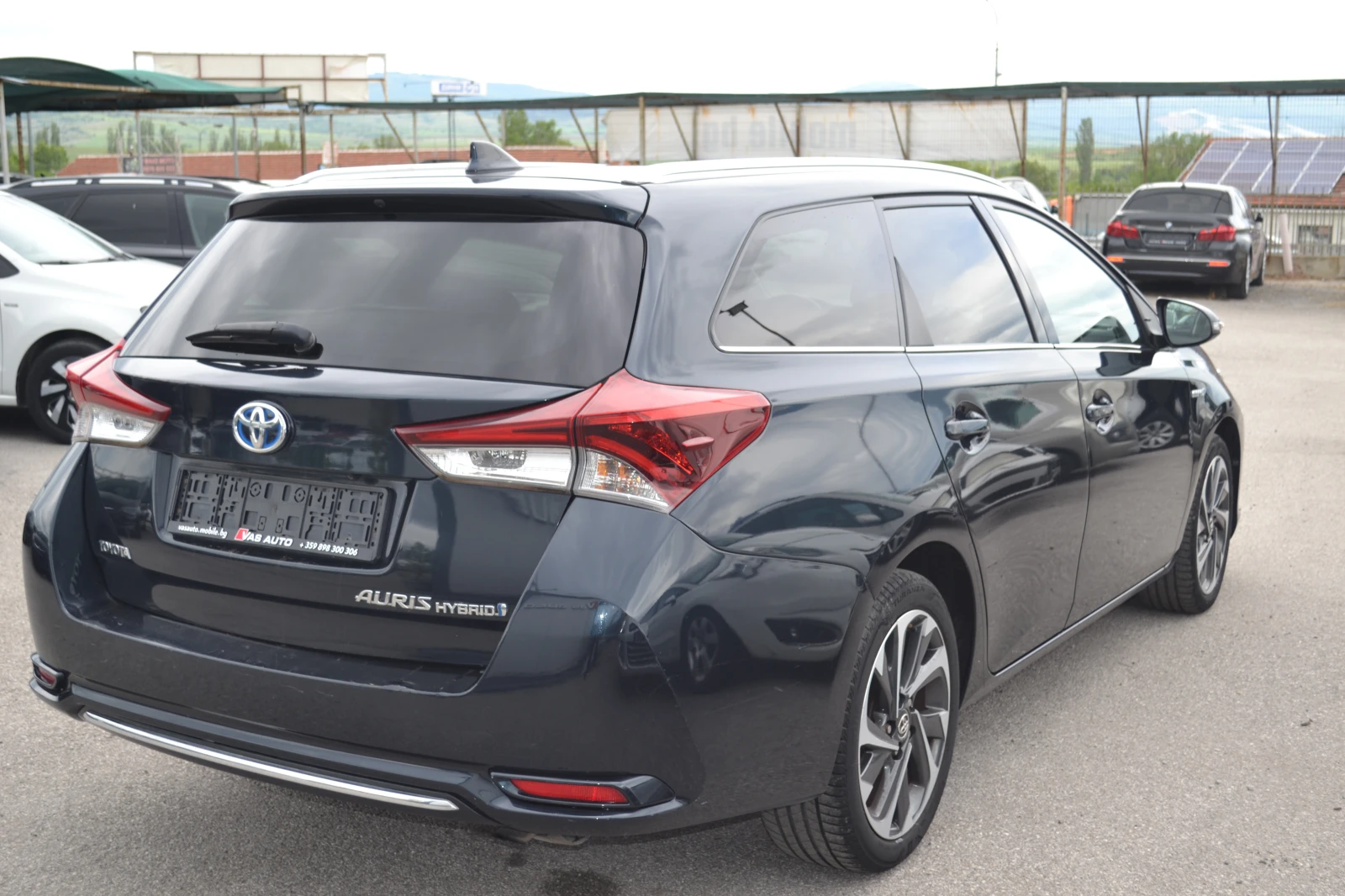 Toyota Auris 1.8-HYBRID - изображение 3