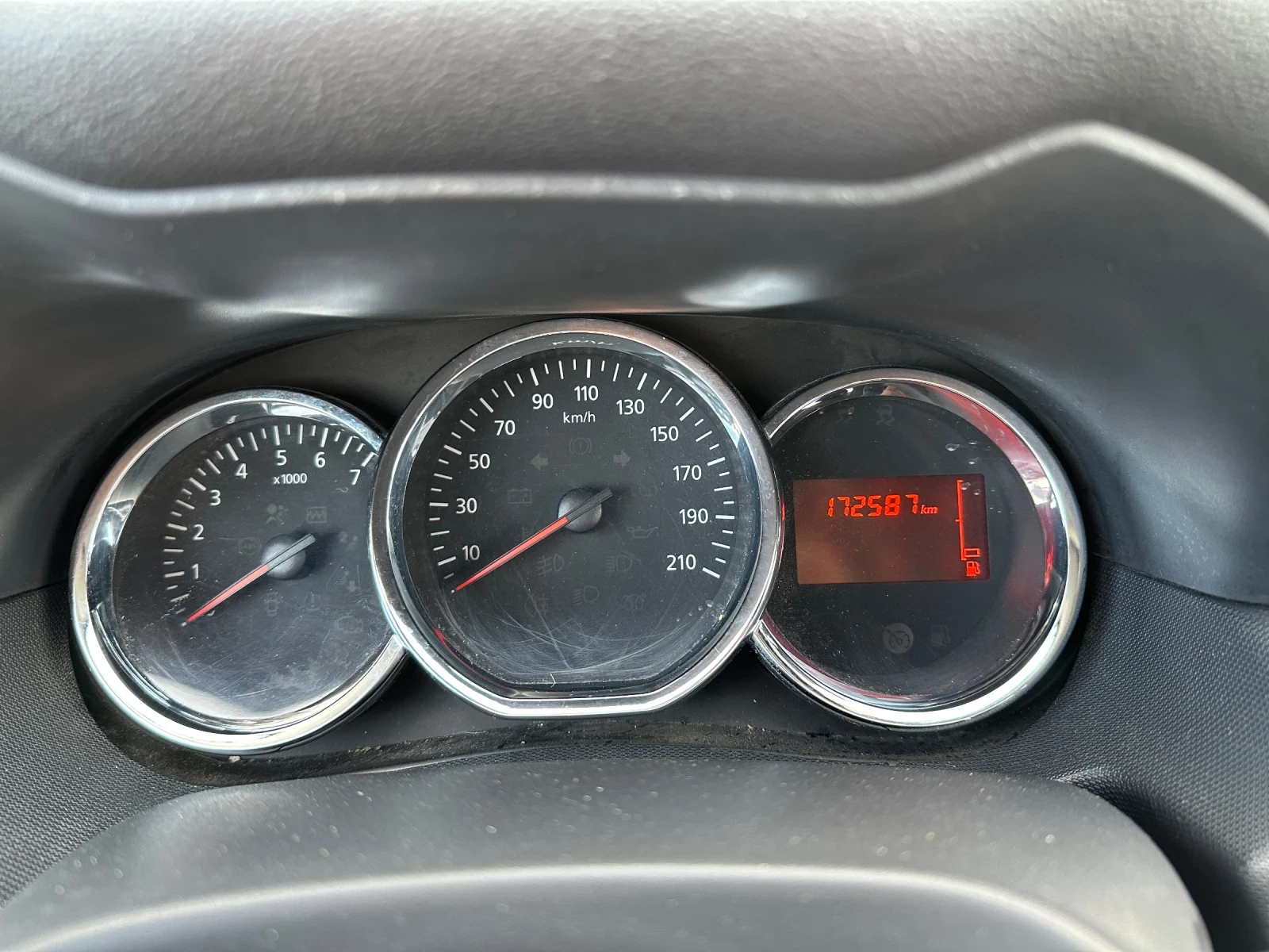 Dacia Duster 1.6i BENZ-GAZ | Mobile.bg � ����������� 10