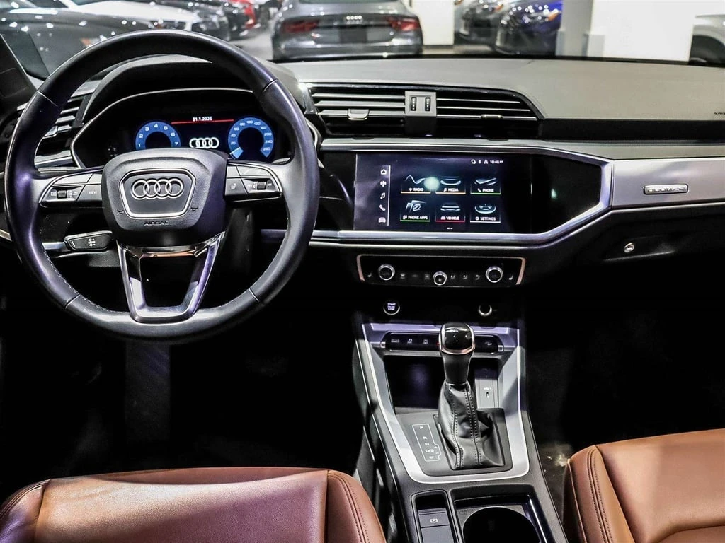 Audi Q3 * quattro Premium * CARFAX * ЦЕНА ДО БГ - изображение 10