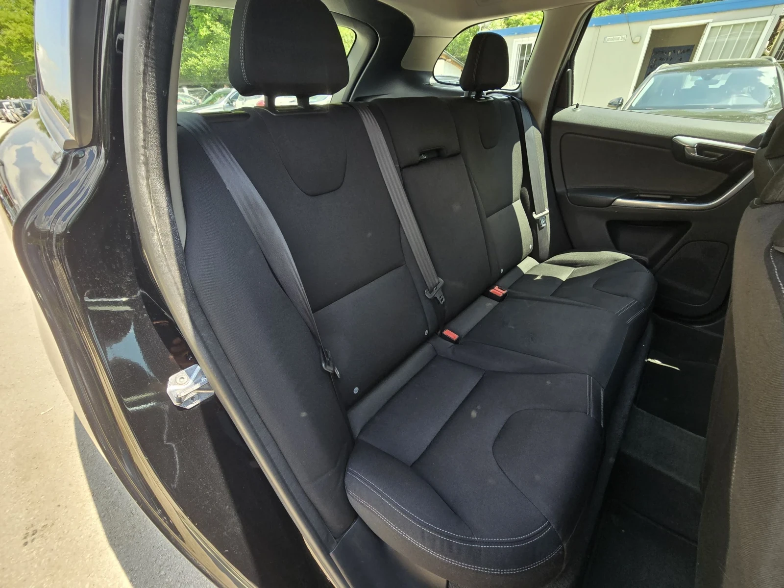 Volvo XC60 2.0d 190к.с 4х4 , снимка 14 - Автомобили и джипове - 53389999