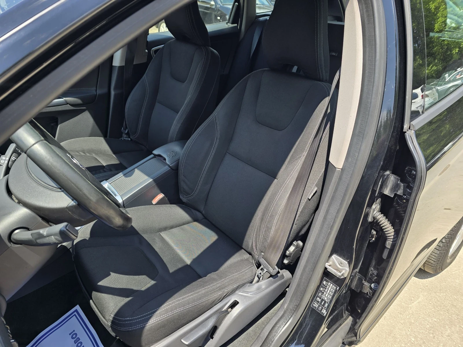 Volvo XC60 2.0d 190к.с 4х4 , снимка 9 - Автомобили и джипове - 53389999