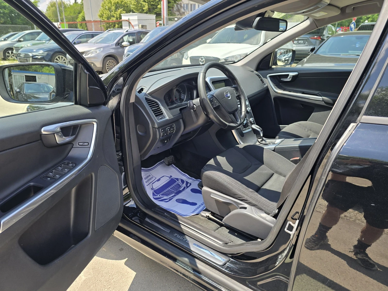 Volvo XC60 2.0d 190к.с 4х4 , снимка 10 - Автомобили и джипове - 53389999