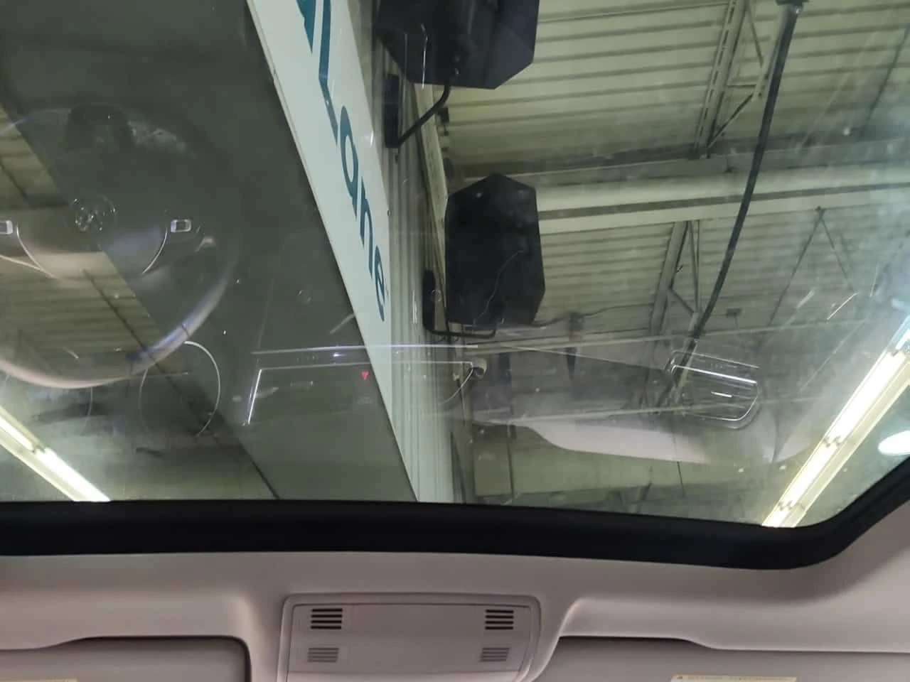 VW Tiguan * COMFORTLINE * CARFAX * ОТ ПРЕДСТАВИТЕЛСТВО * , снимка 13 - Автомобили и джипове - 53948445