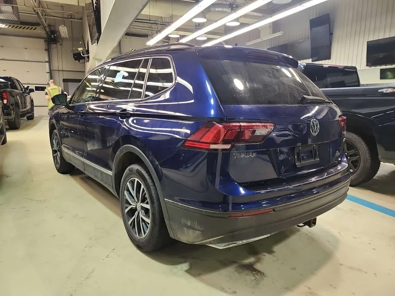 VW Tiguan * COMFORTLINE * CARFAX * ОТ ПРЕДСТАВИТЕЛСТВО * , снимка 4 - Автомобили и джипове - 53948445