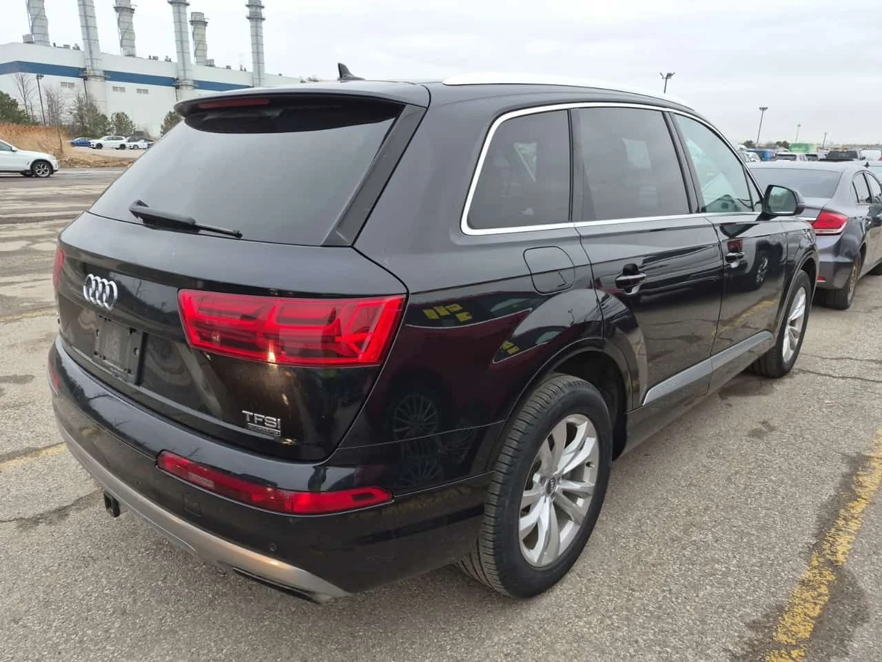 Audi Q7 PROGRESSIV/CARFAX/2 КЛЮЧА/ОБДУХ/ПАНО, снимка 3 - Автомобили и джипове - 54072766
