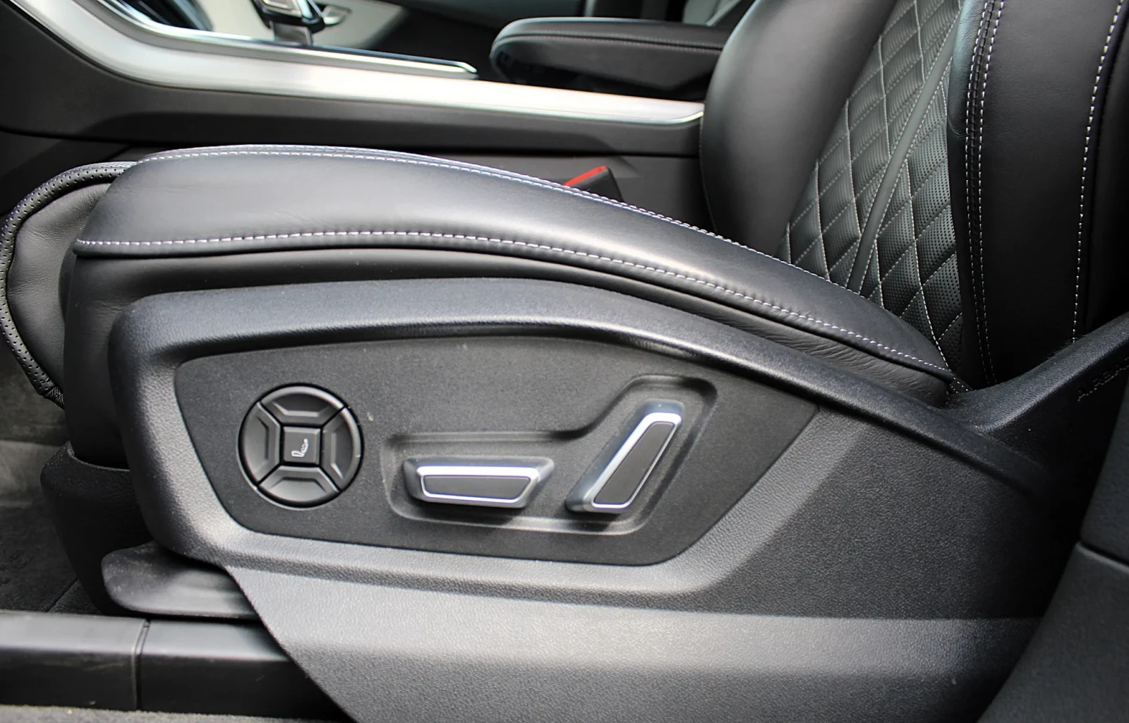 Audi SQ8 4.0 TFSI Quattro , снимка 9 - Автомобили и джипове - 54186714