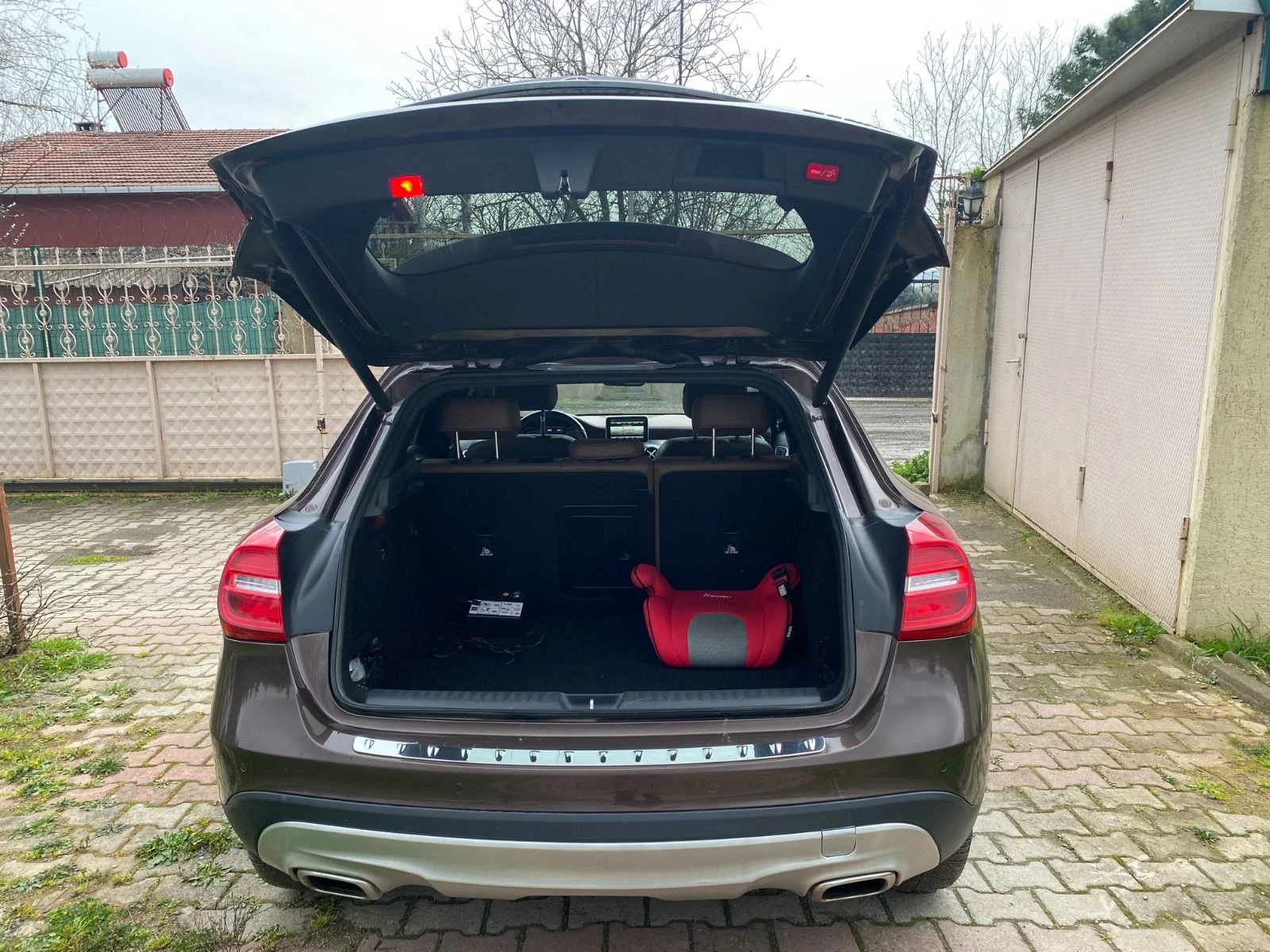 Mercedes-Benz GLA 220, снимка 9 - Автомобили и джипове - 54209546