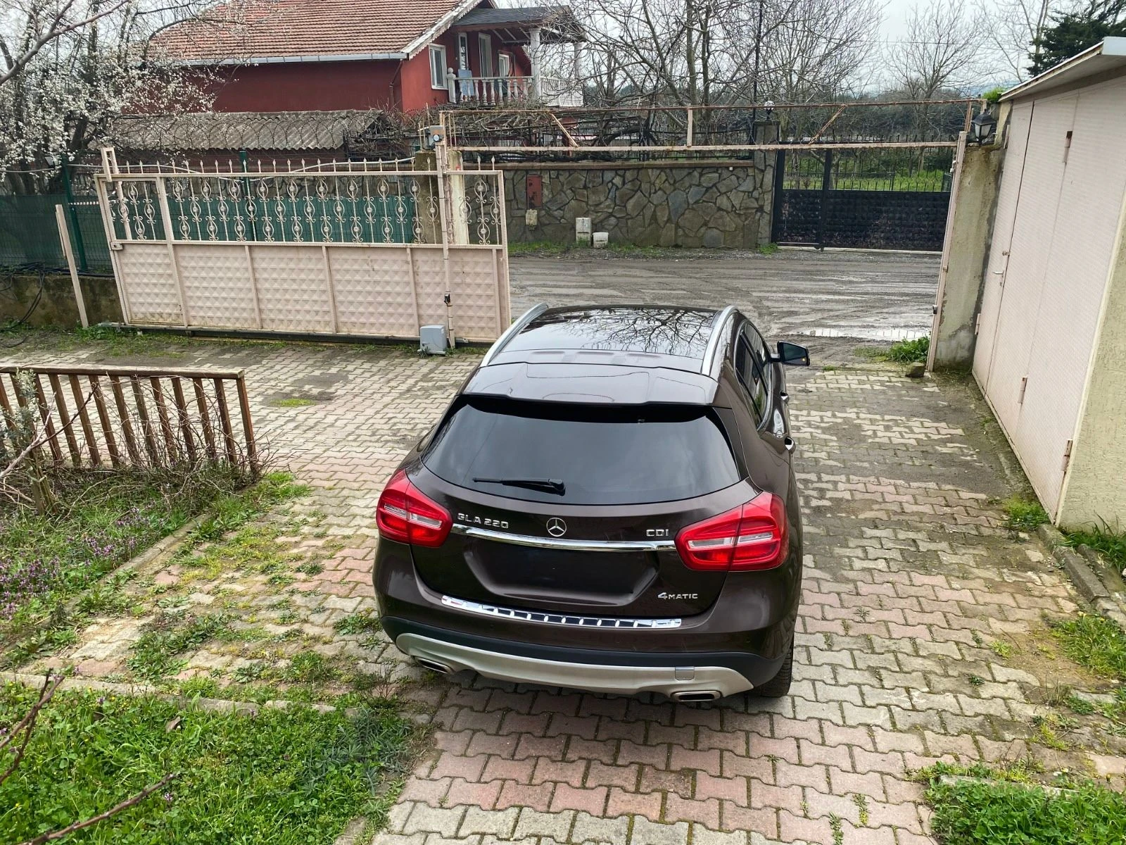 Mercedes-Benz GLA 220, снимка 4 - Автомобили и джипове - 54209546