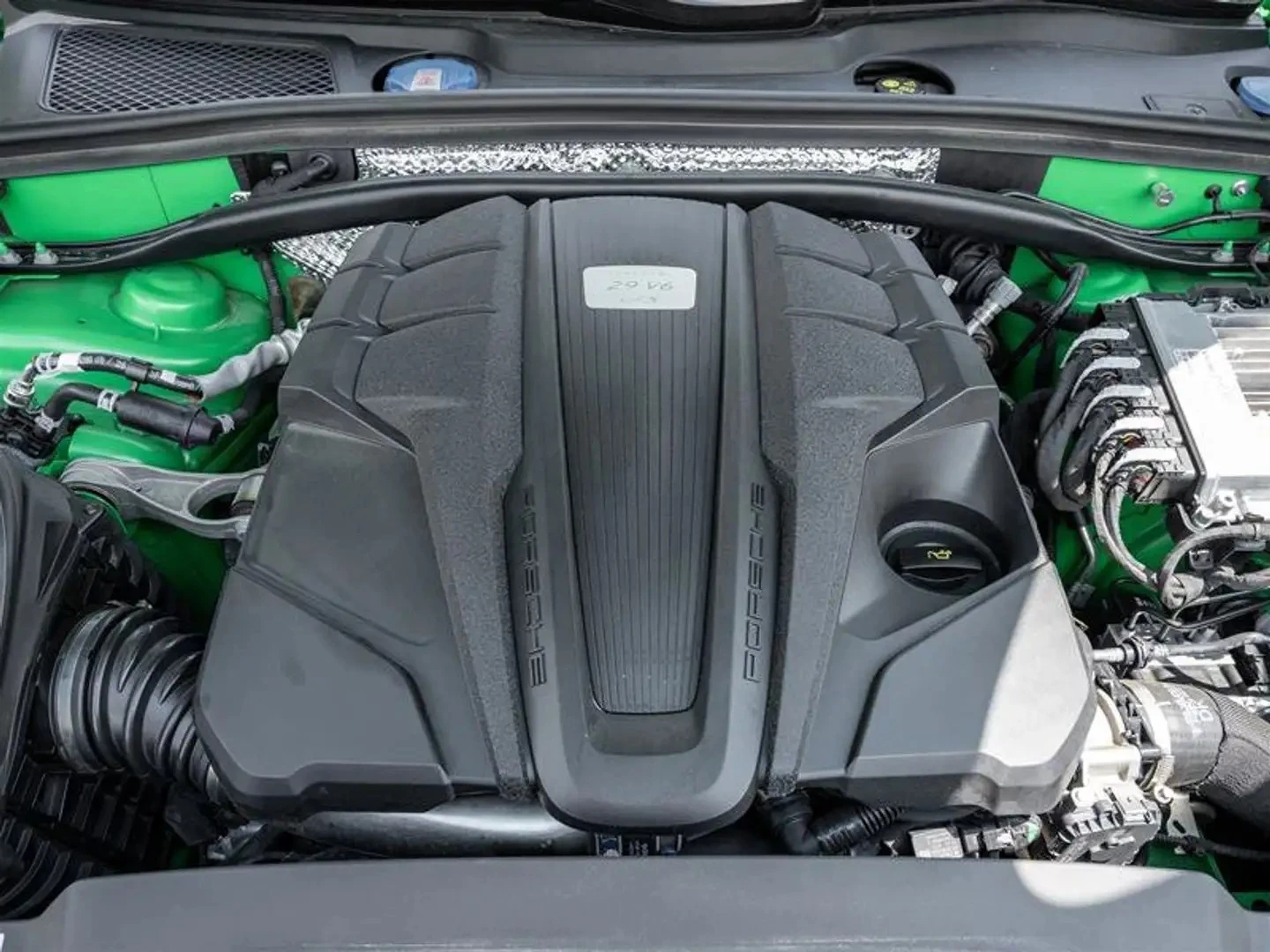 Porsche Macan GTS* Burmester * AвтоКредит * (ЦЕНА ДО БГ), снимка 6 - Автомобили и джипове - 55185106